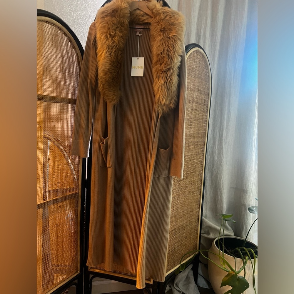 Brand new Show Me Your Mumu sweater with fur collar